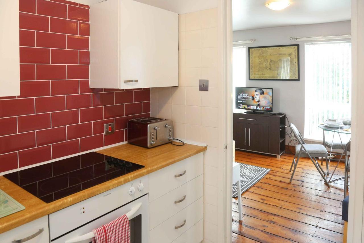 Perfect Central City Location - Parking - 3 Beds - 2 Bedrooms Belfast Exterior foto